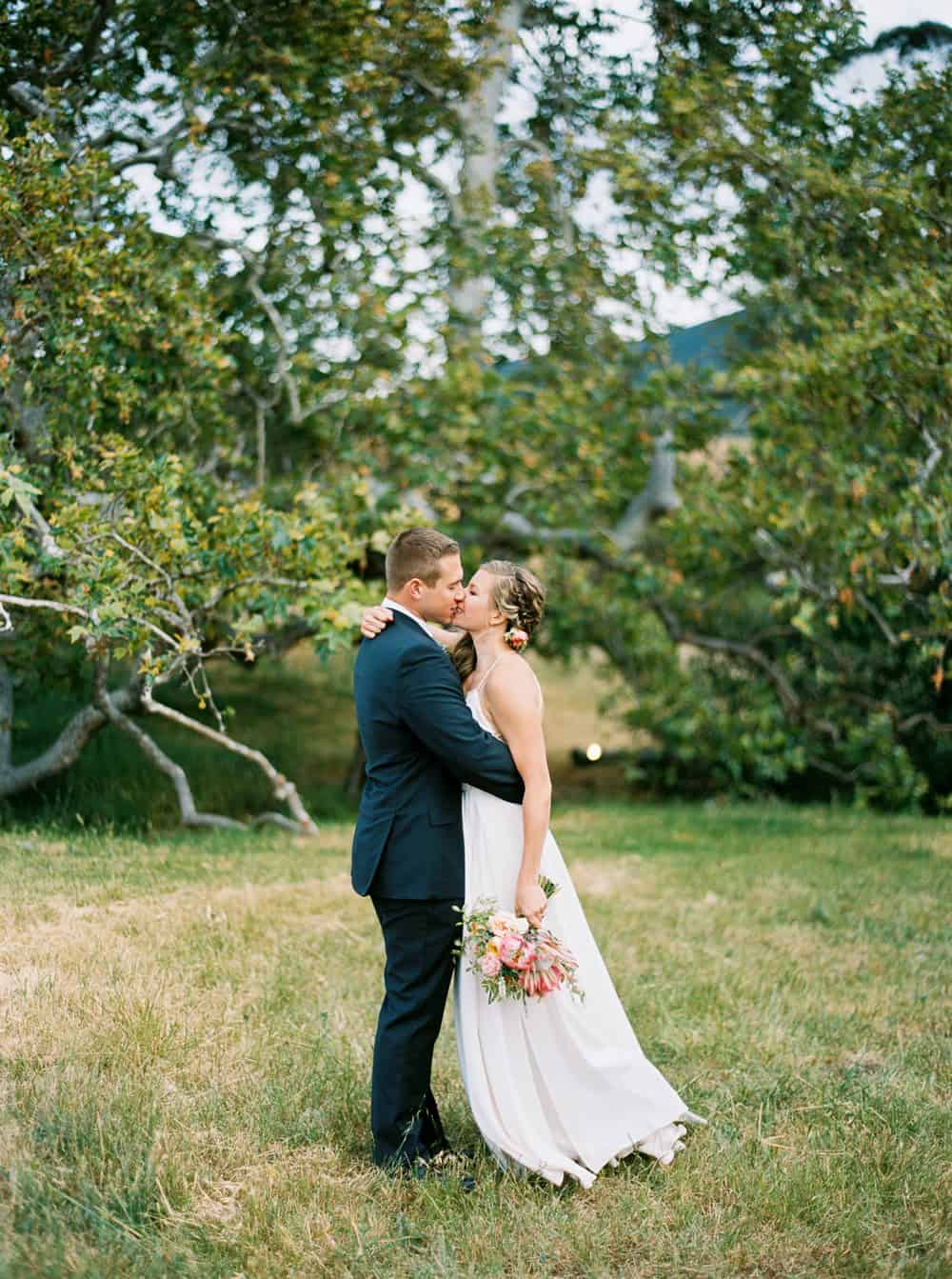 Colorful La Cuesta Ranch wedding : Ali and Thane